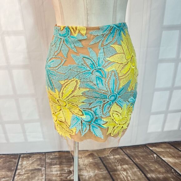 Nasty Gal x For Love & Lemons Wild Flower Embroidered Skirt ($188) size XS - Picture 6 of 9